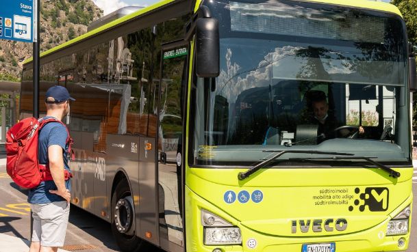 Bus Stop Natz Fl Tscher Weiher Dolomiti Supersummer